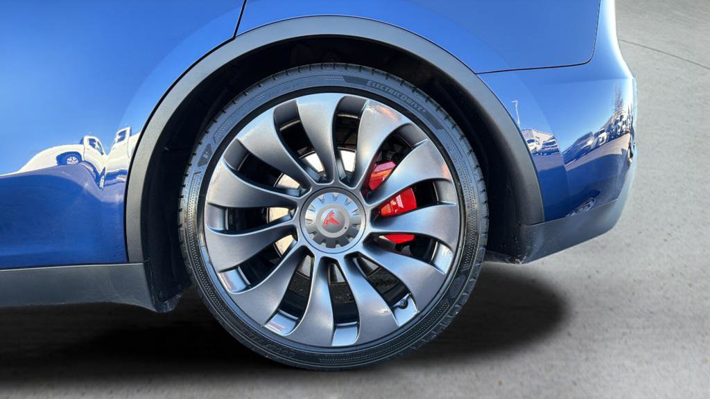 Used 2024 Tesla Model Y Performance image 15
