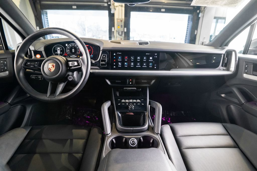 Certified 2025 Porsche Cayenne image 14