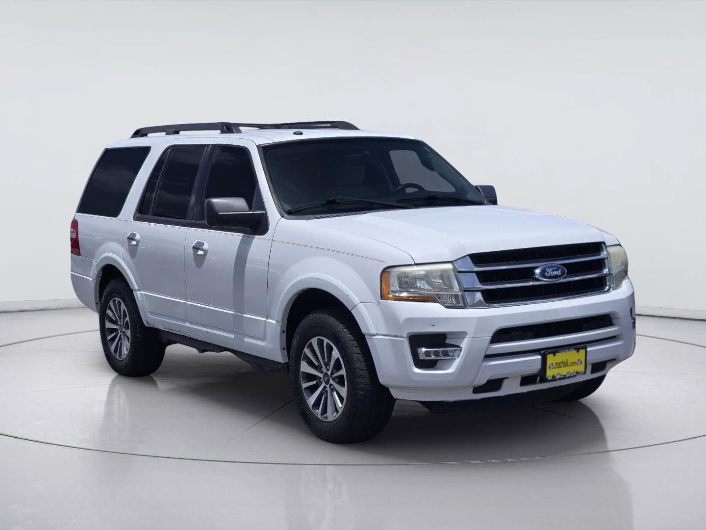 Used 2016 Ford Expedition XLT RWD image 3
