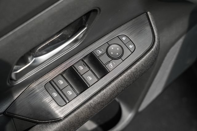 Used 2025 Nissan Kicks SV AWD/4WD image 42