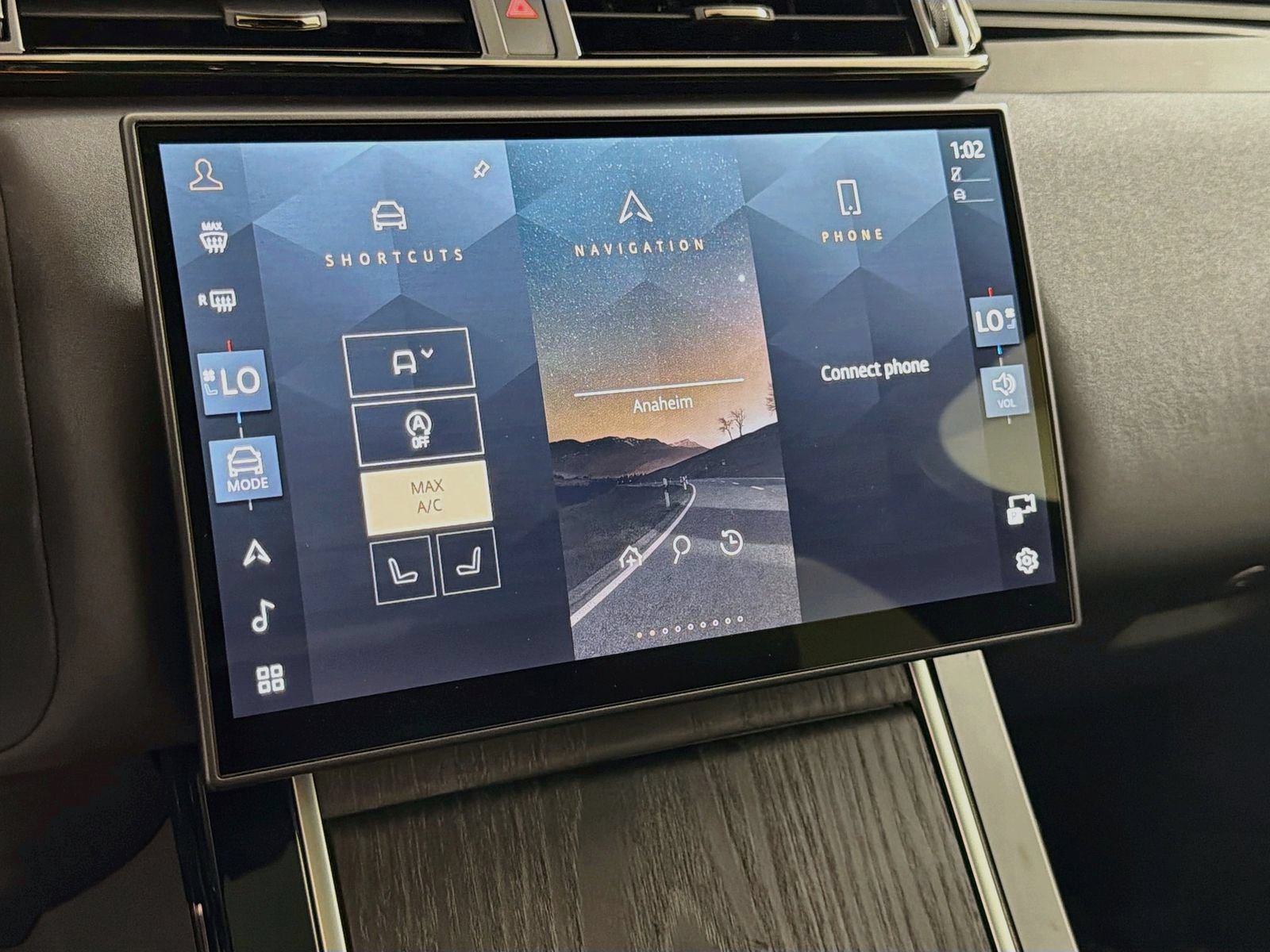 Certified 2026 Land Rover Range Rover Velar Dynamic SE AWD/4WD image 14