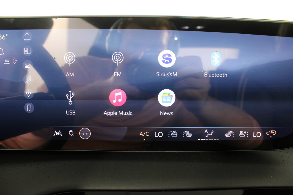 New 2027 Buick Enclave Avenir FWD image 7