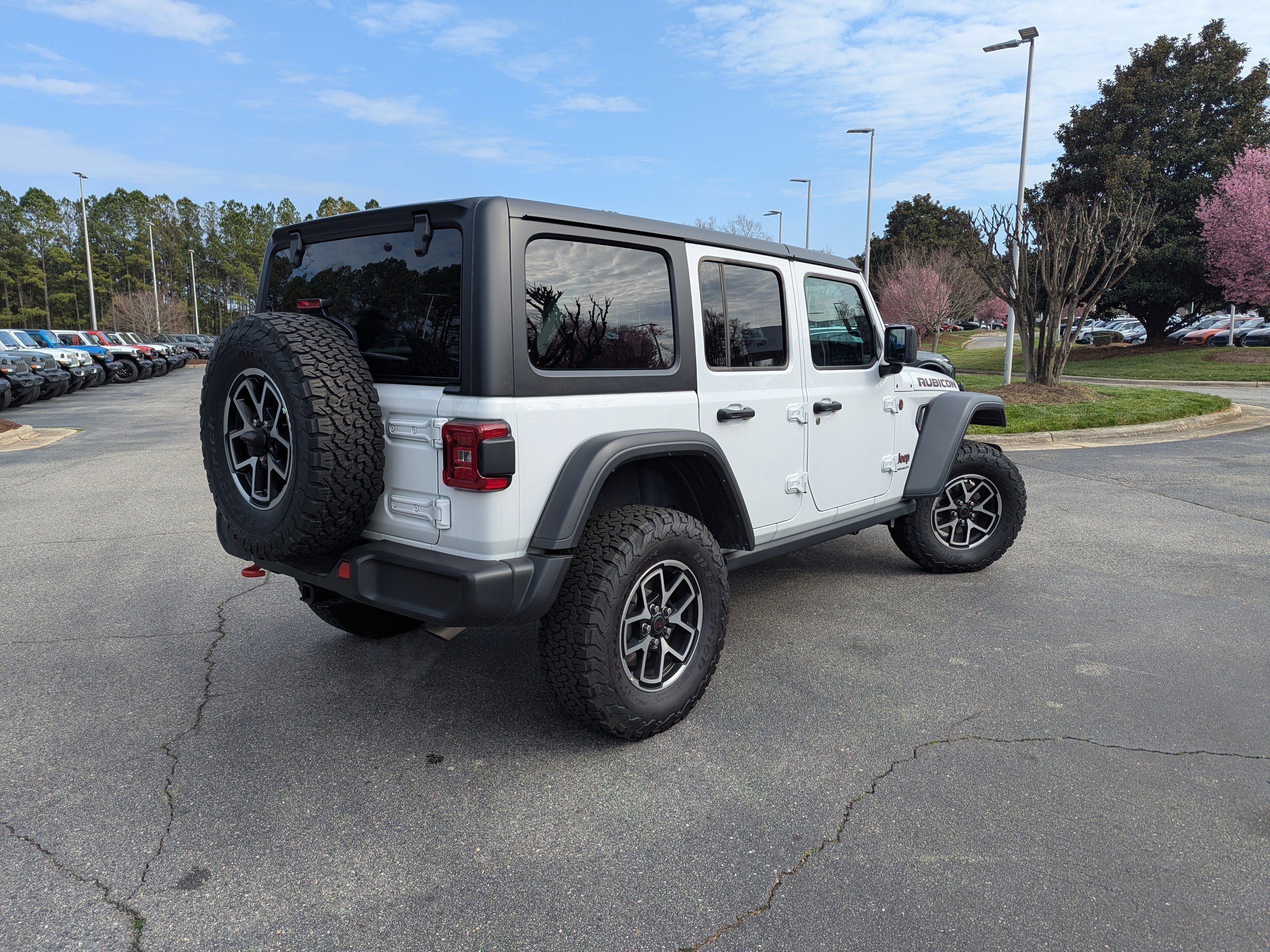 Used 2025 Jeep Wrangler Rubicon image 5