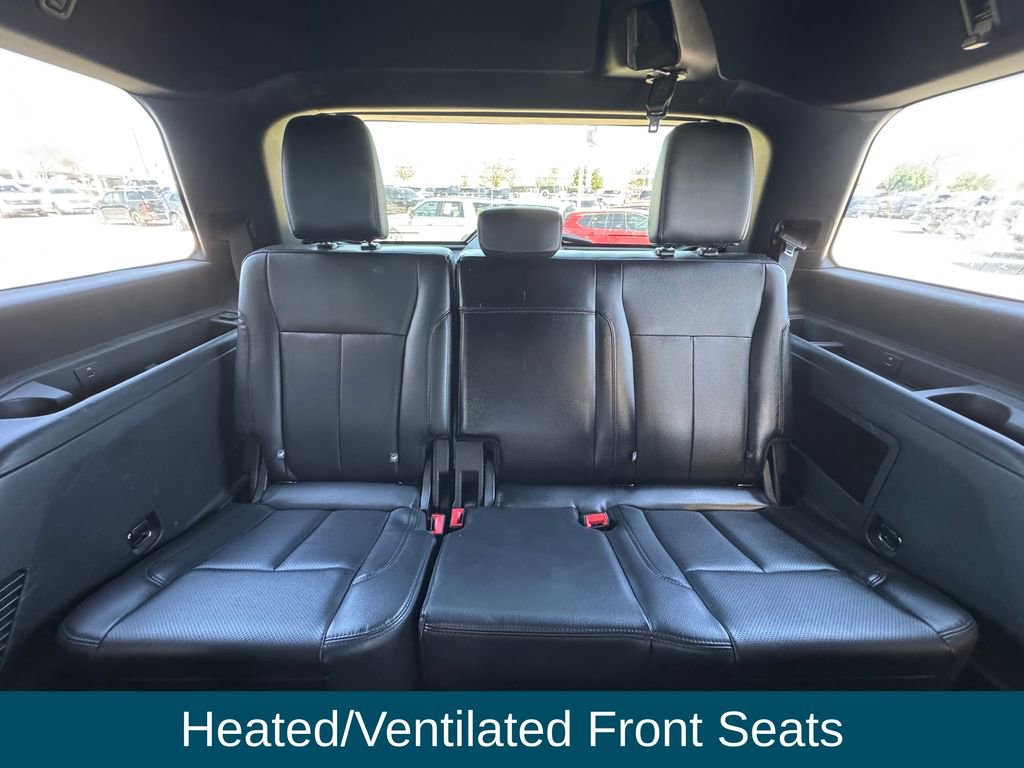 Used 2018 Ford Expedition XLT w/ Equipment Group 202A AWD/4WD image 30