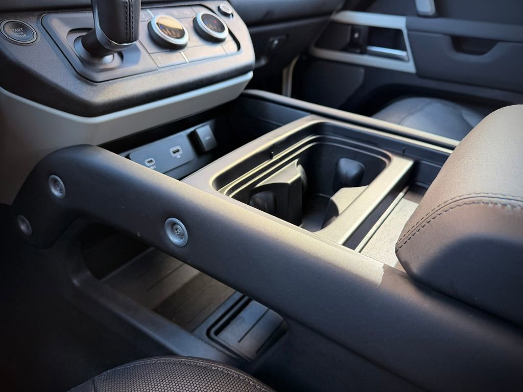 Used 2024 Land Rover Defender 110 X-Dynamic SE image 30