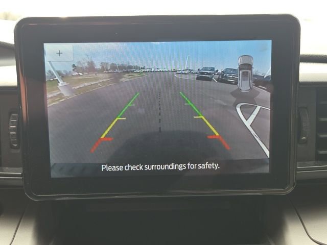 Used 2023 Ford Explorer XLT image 33