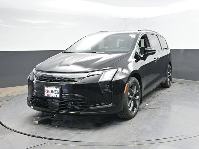 New 2027 Chrysler Pacifica Limited FWD image 5