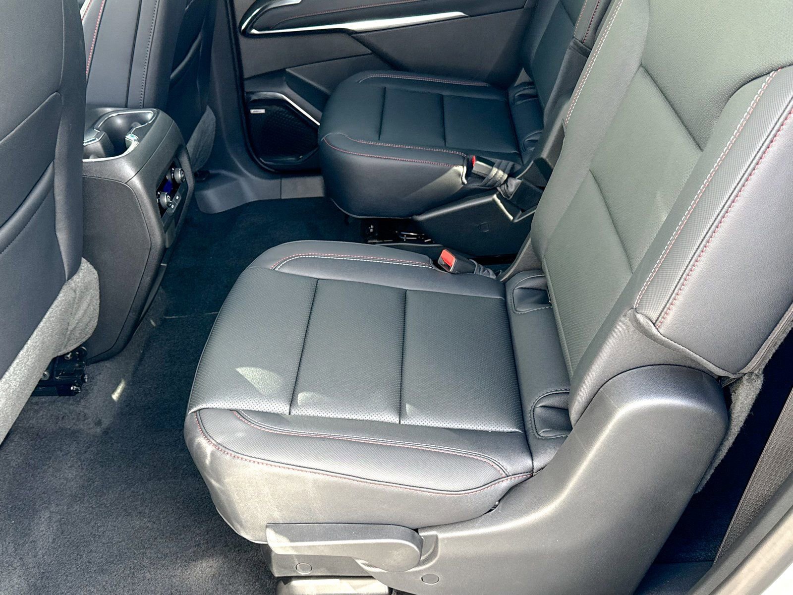 New 2026 Chevrolet Traverse Z71 w/ Enhanced Driving Package AWD/4WD image 23