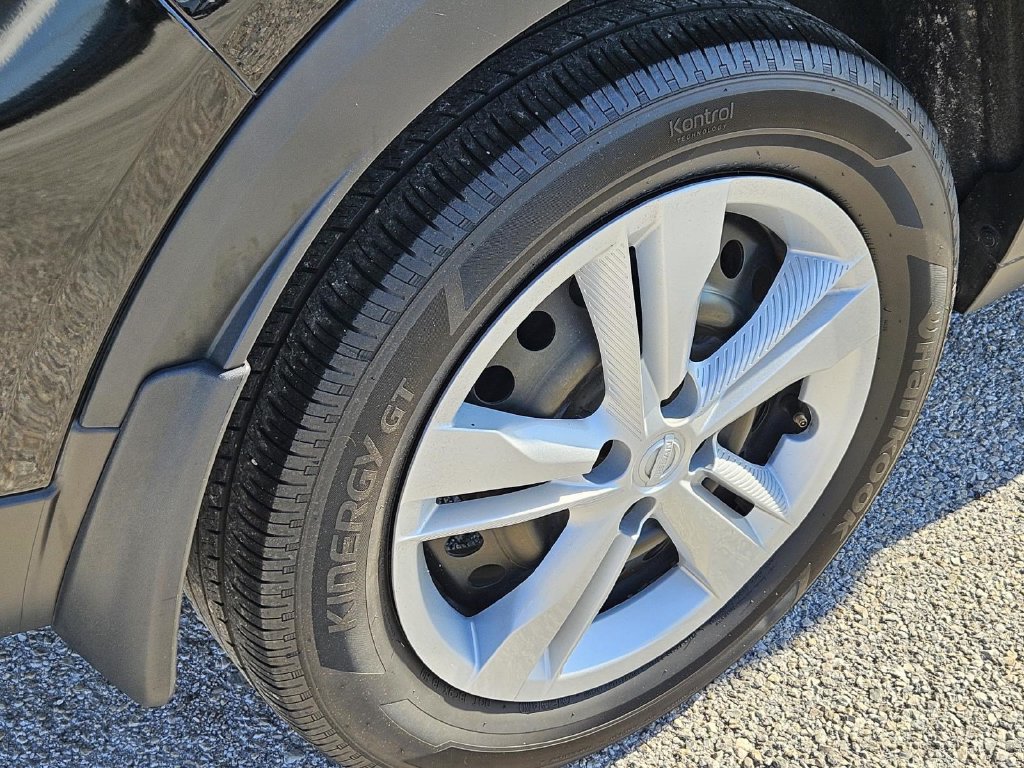 Certified 2024 Nissan Kicks S FWD image 5