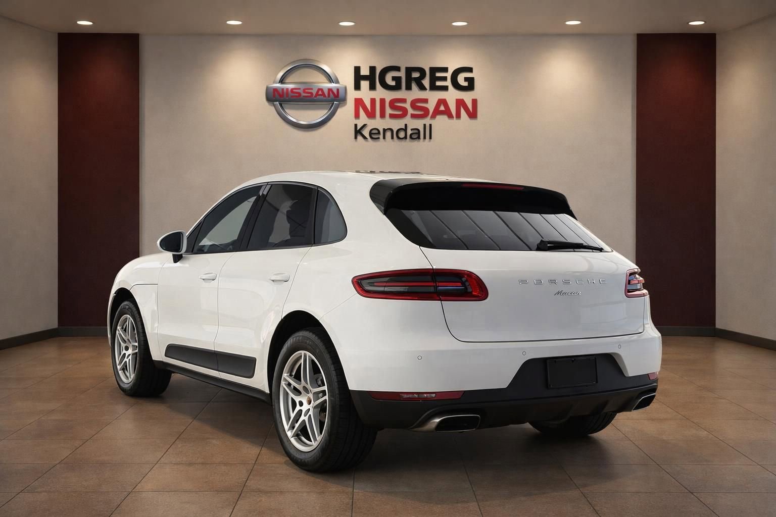 Used 2017 Porsche Macan AWD/4WD image 4