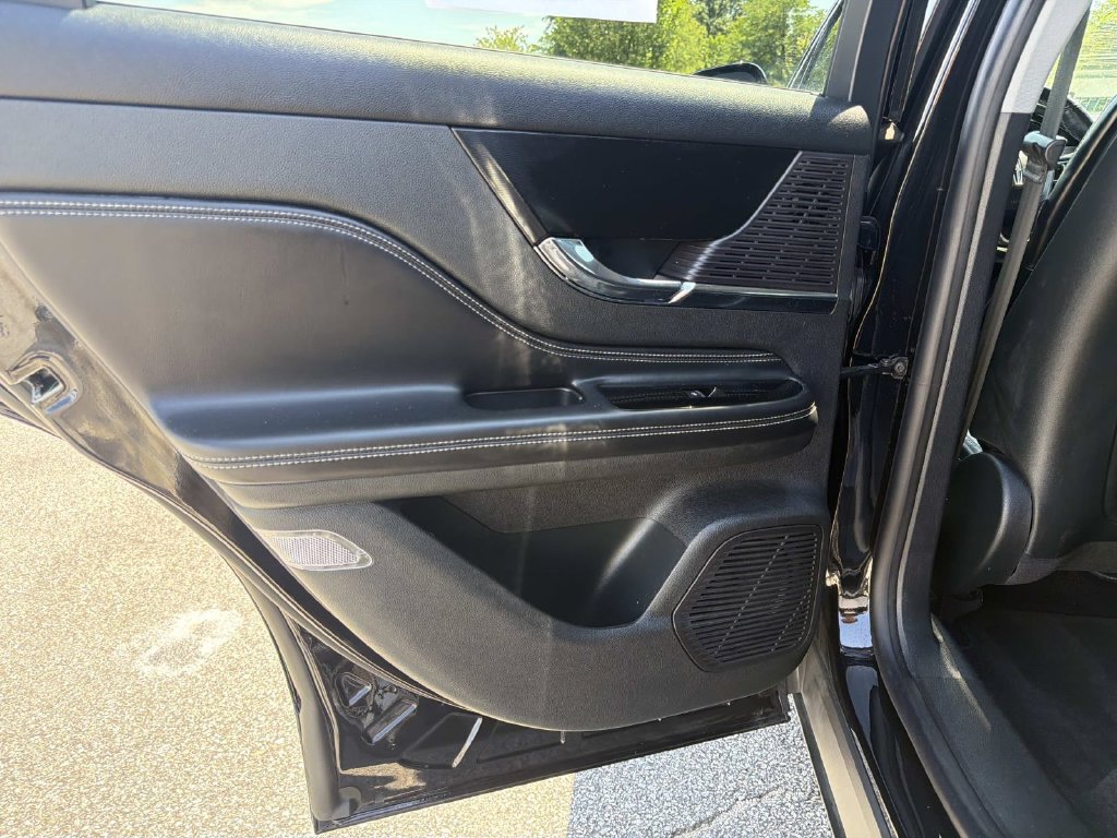Used 2021 Lincoln Corsair AWD w/ Premium Package image 22