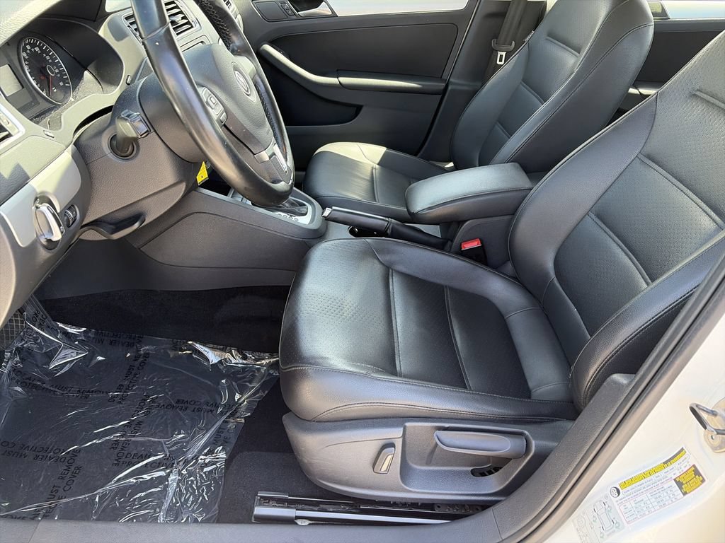 Used 2013 Volkswagen Jetta SE FWD image 16