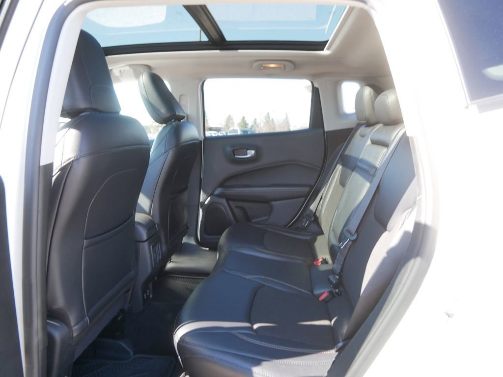 Used 2017 Jeep Compass Latitude w/ Popular Equipment Group image 16