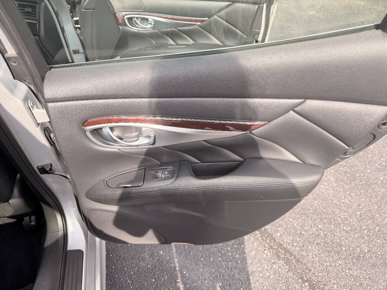 Used 2011 INFINITI M37 x w/ Premium Pkg AWD/4WD image 20