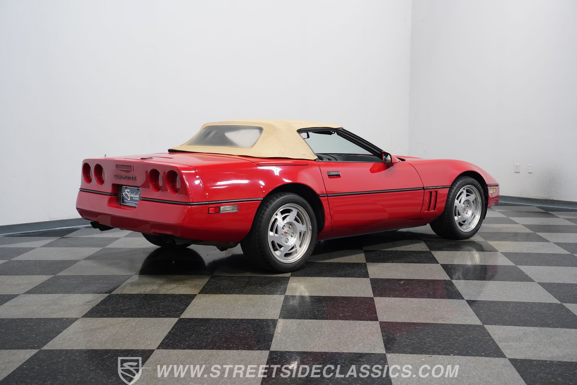 Used 1990 Chevrolet Corvette Convertible RWD image 14