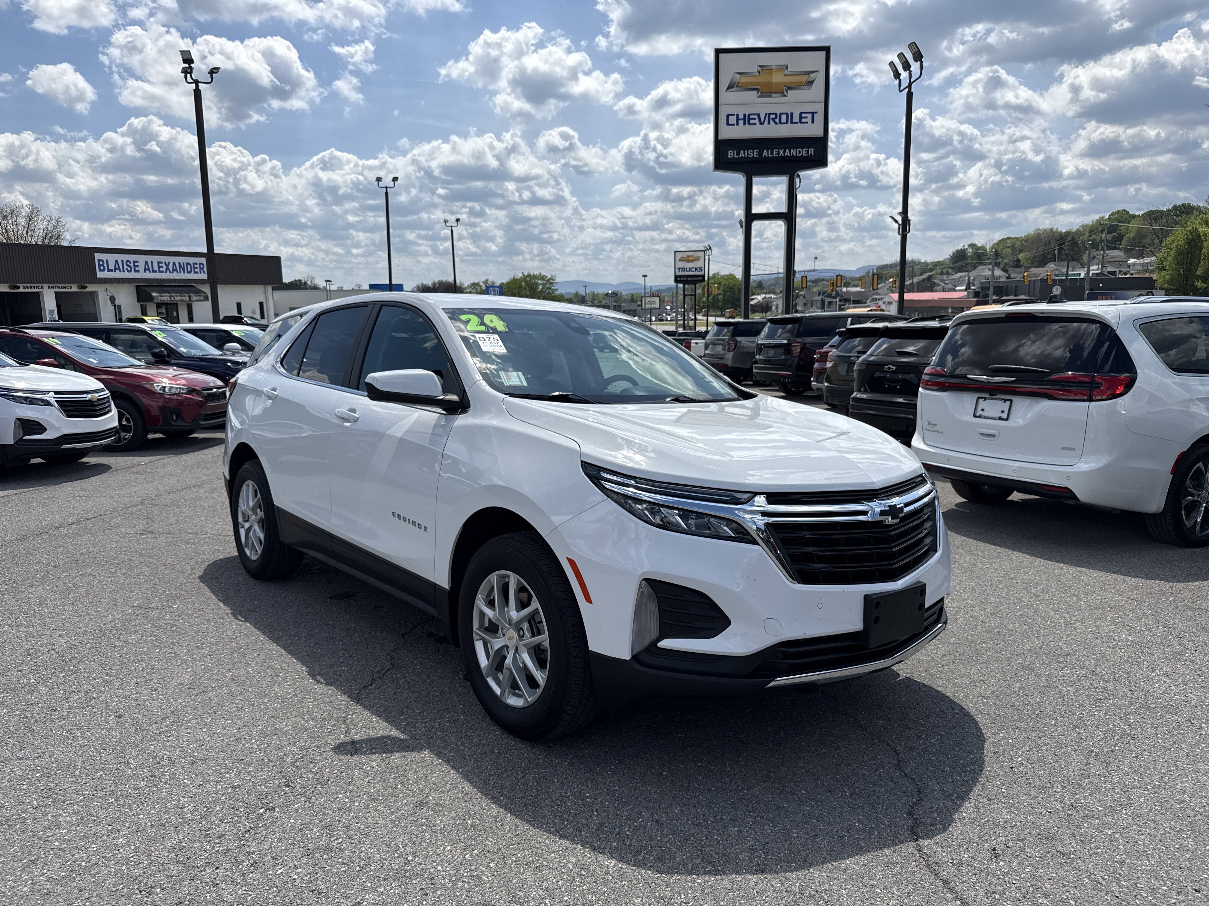 Used 2024 Chevrolet Equinox LT w/ LPO, Floor Liner Package AWD/4WD image 1