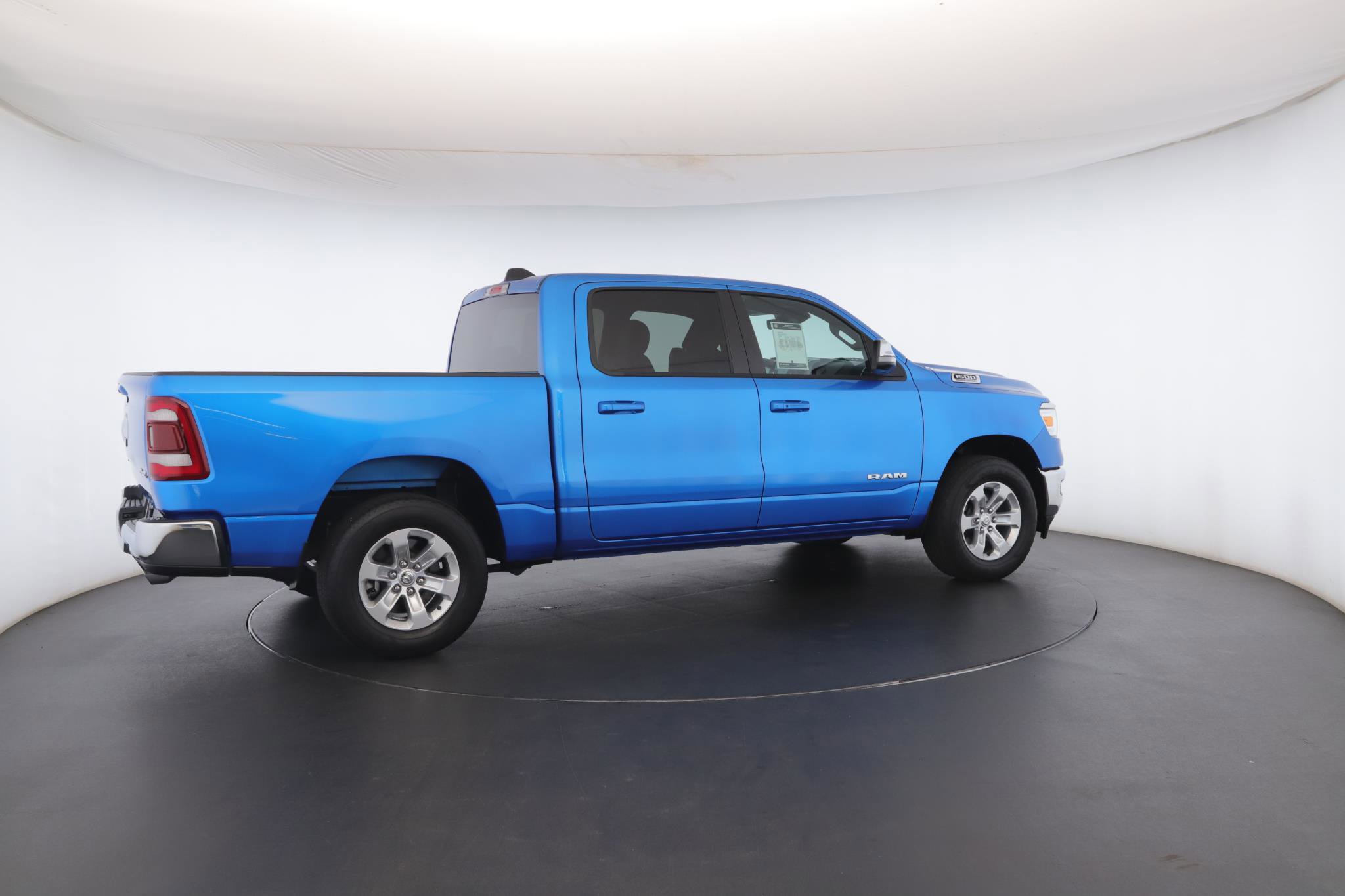 Used 2024 RAM 1500 Laramie AWD/4WD image 30