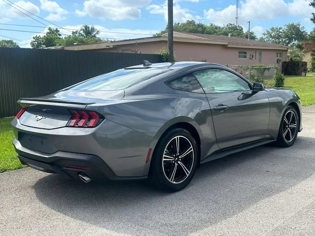 Used 2025 Ford Mustang Premium RWD image 4