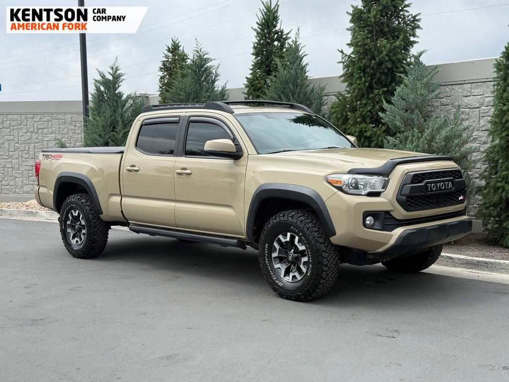 Used 2017 Toyota Tacoma TRD Off-Road AWD/4WD image 10