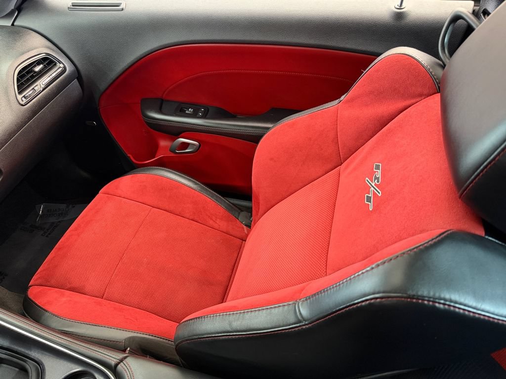 Used 2015 Dodge Challenger R/T Plus RWD image 41