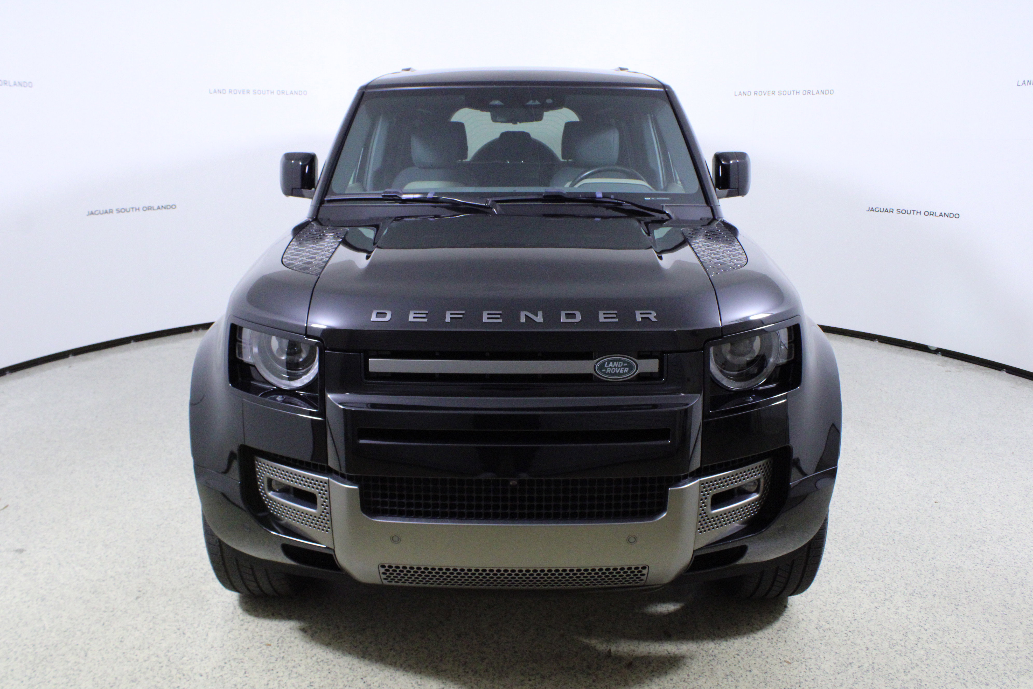 Used 2021 Land Rover Defender 110 X-Dynamic HSE AWD/4WD image 2