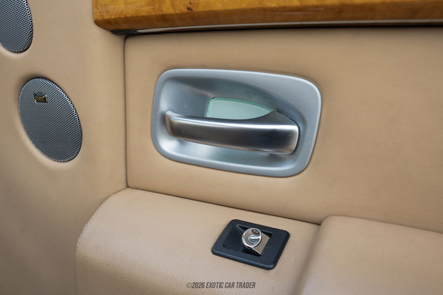 Used 2005 Rolls-Royce Phantom Sedan RWD image 38