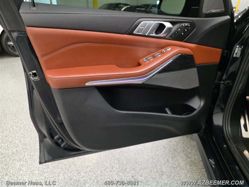 Used 2021 BMW X7 M50i AWD/4WD image 18