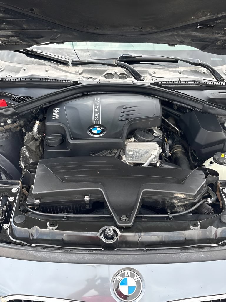 Used 2016 BMW 320i xDrive Sedan AWD/4WD image 10