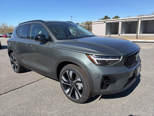 New 2026 Volvo XC40 B5 Plus w/ Protection Package Premier AWD/4WD image 1
