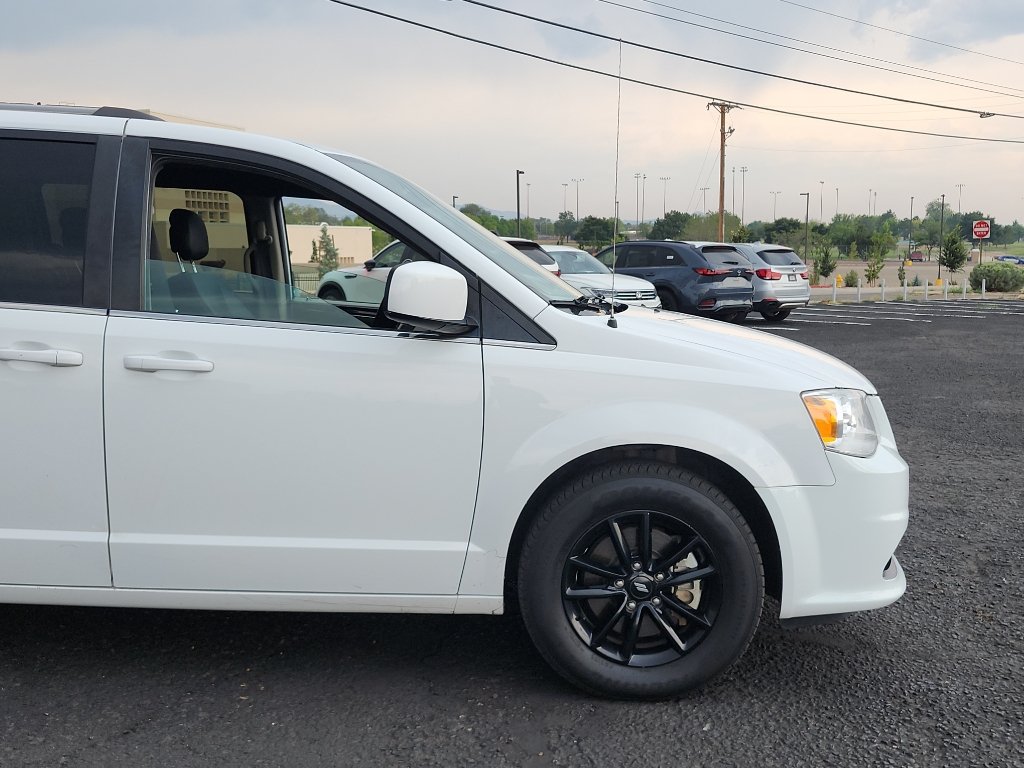 Used 2019 Dodge Grand Caravan SXT FWD image 4