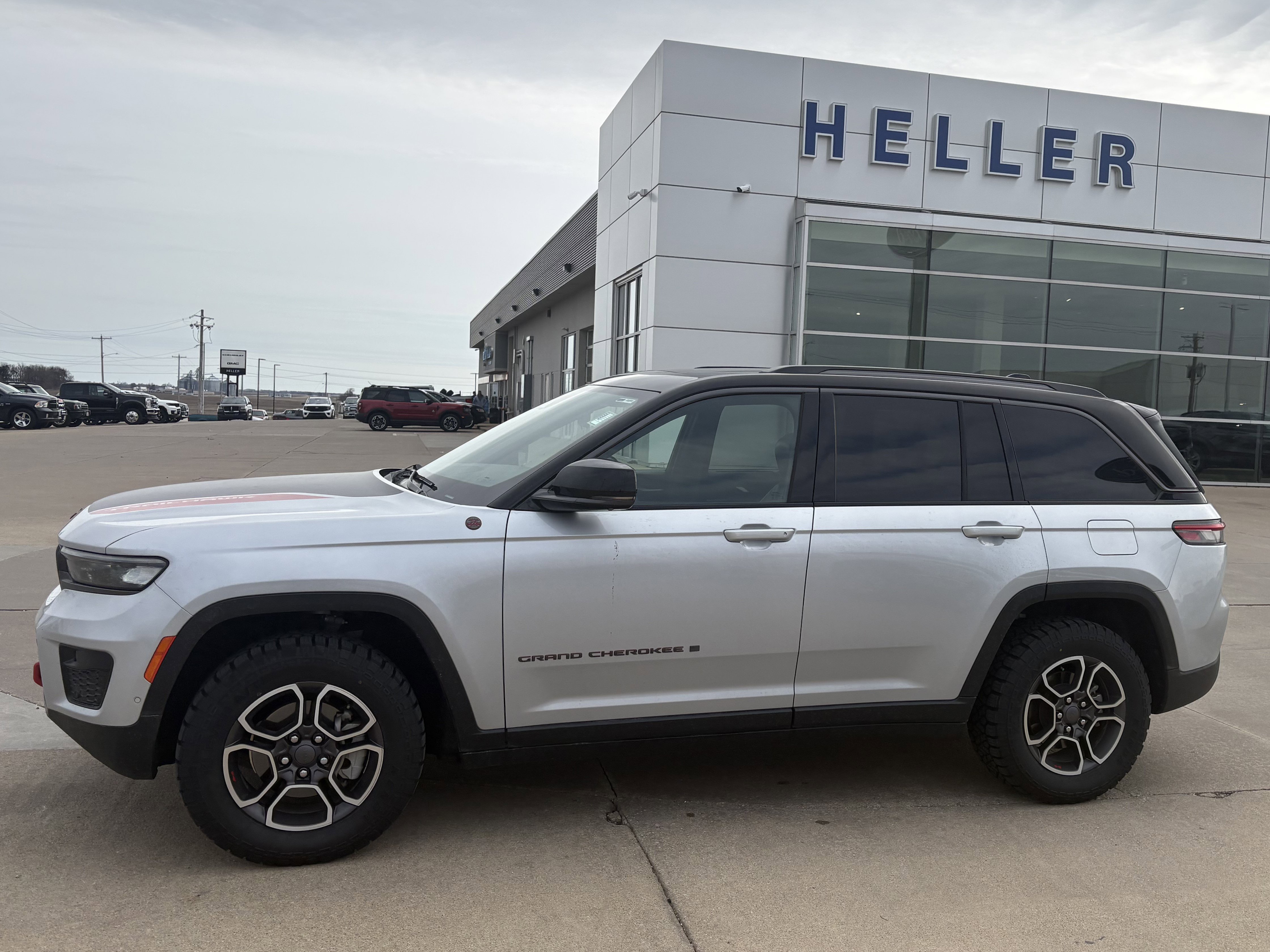 Used 2022 Jeep Grand Cherokee Trailhawk w/ ADV Protech Group II image 3