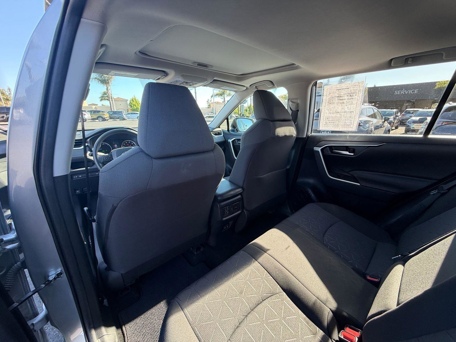 Used 2020 Toyota RAV4 XLE w/ Convenience Package AWD/4WD image 27
