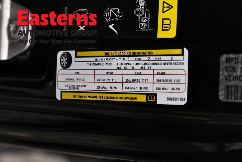 Used 2025 Jeep Wrangler Unlimited Sahara AWD/4WD image 35
