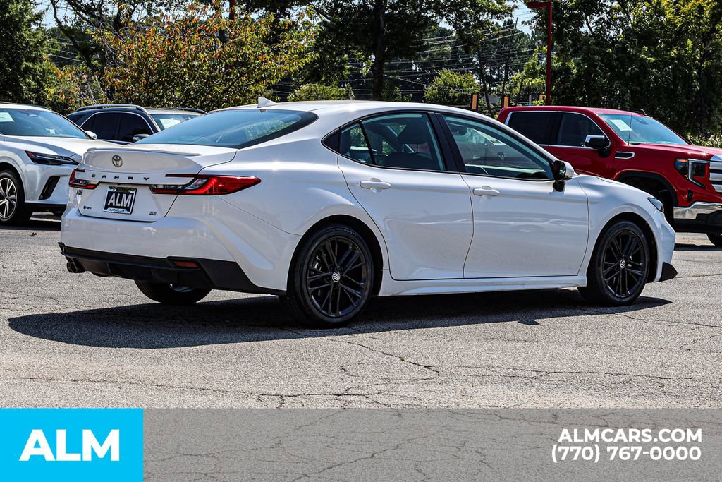Used 2025 Toyota Camry SE image 6