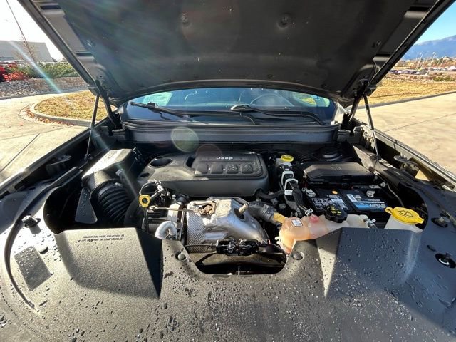 Used 2020 Jeep Cherokee Trailhawk w/ Cold Weather Group image 32