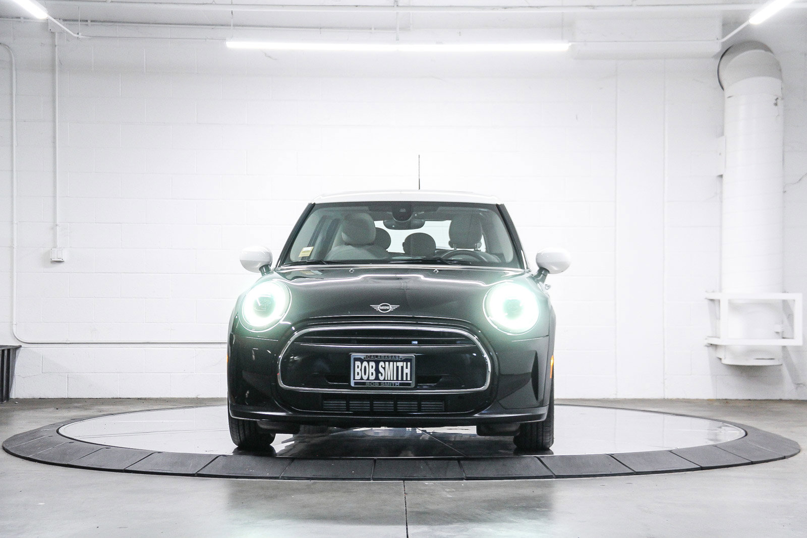 Certified 2023 MINI Cooper 4-Door Hardtop w/ Signature Upholstery Package FWD image 2