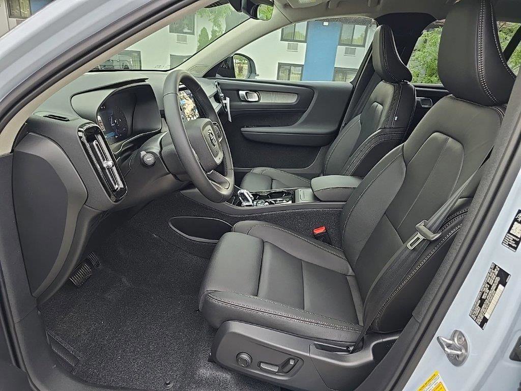 New 2026 Volvo XC40 B5 Plus w/ Protection Package Premier AWD/4WD image 7
