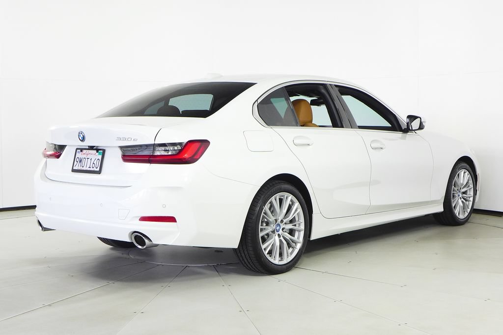 Used 2024 BMW 330e w/ Convenience Package RWD image 7