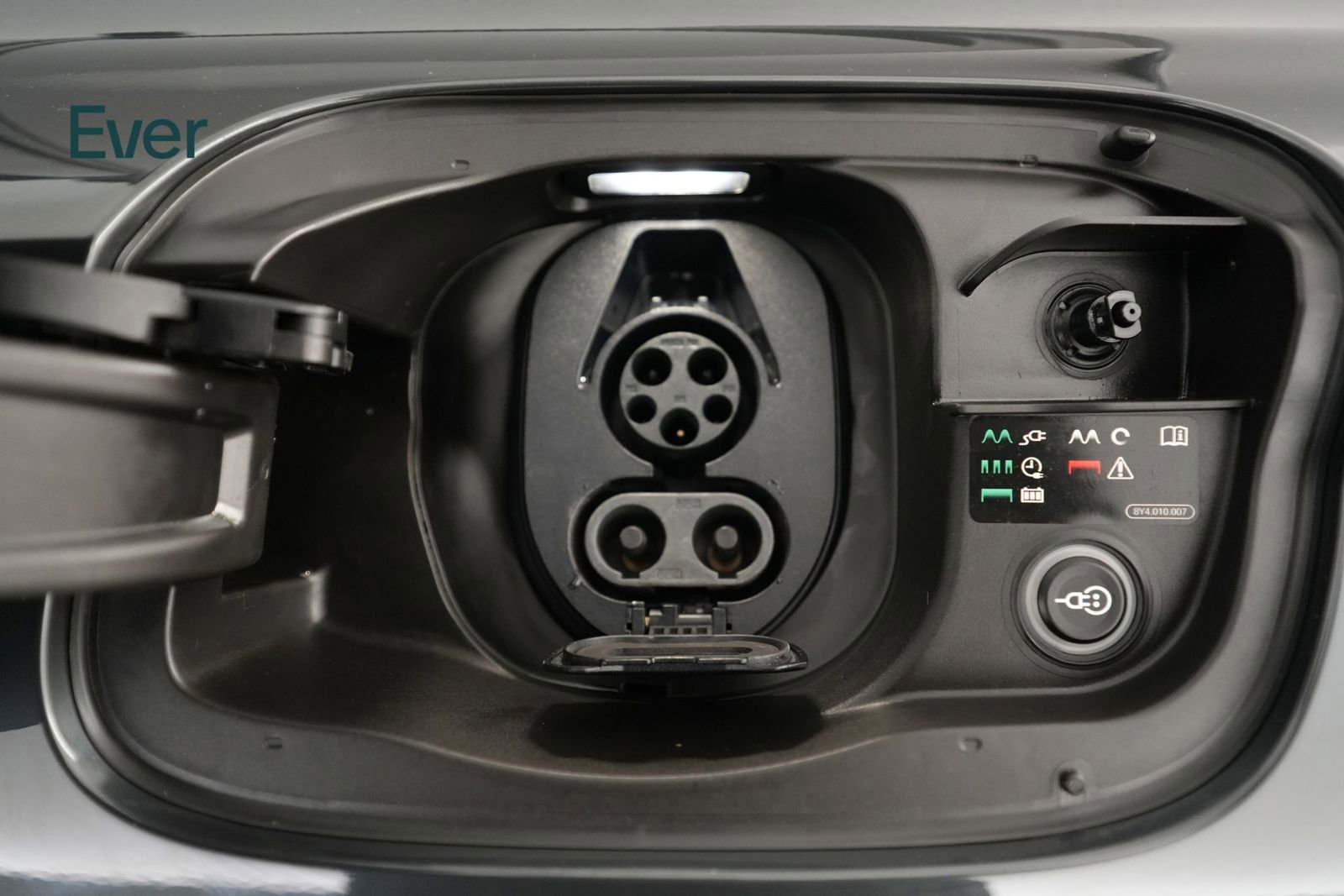 Used 2025 Audi Q6 e-tron Premium w/ Convenience Package image 10