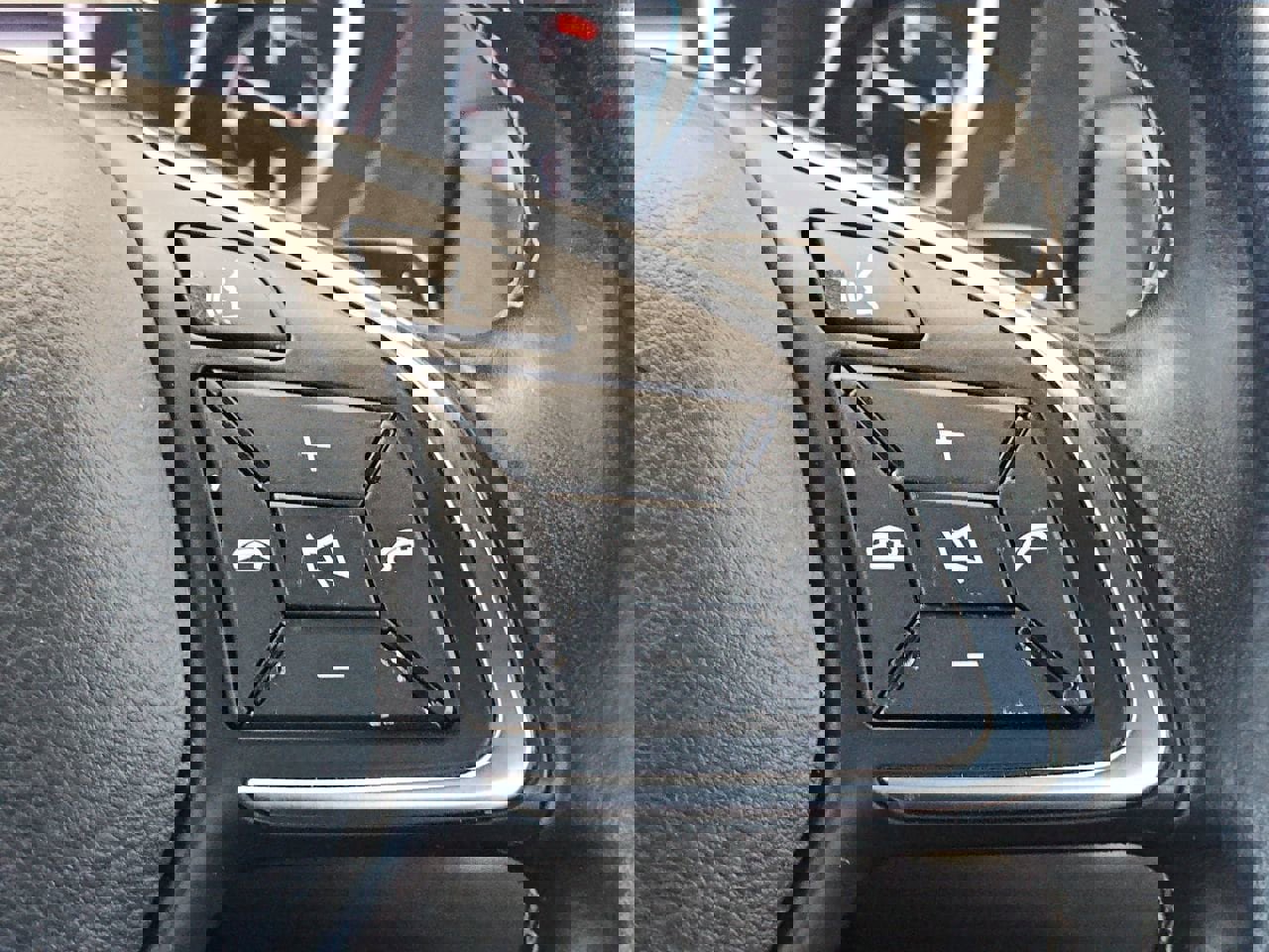 Used 2017 INFINITI QX30 Premium w/ Navigation Package image 23