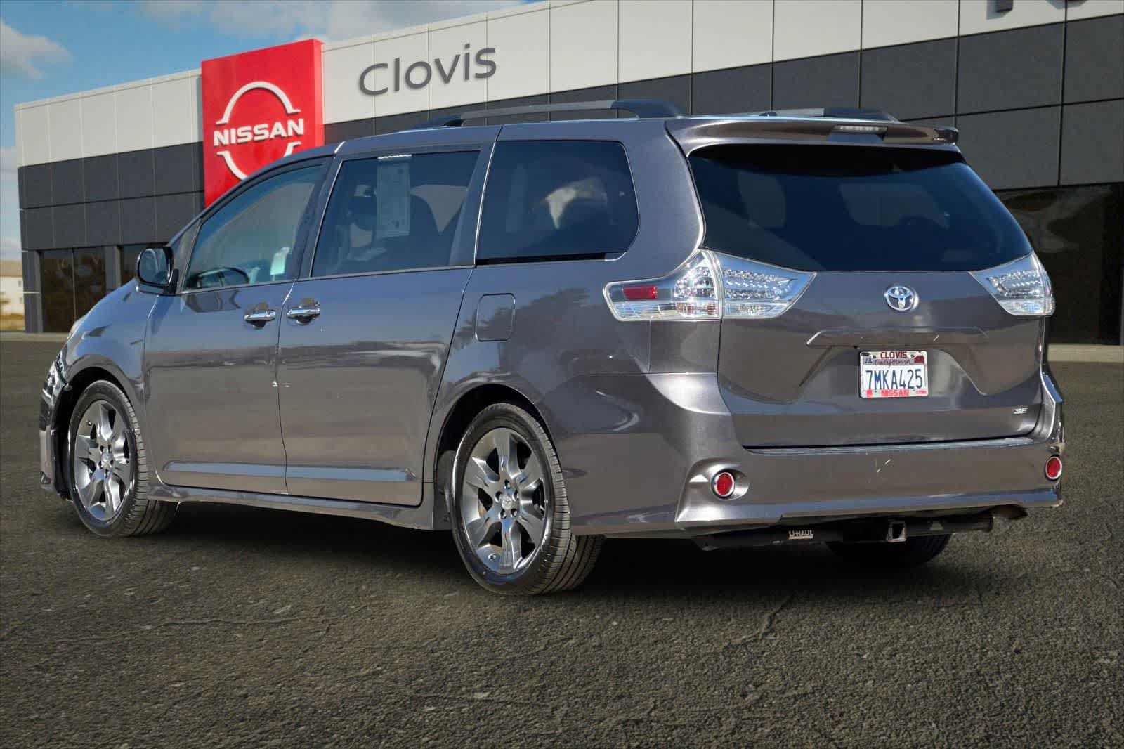 Used 2015 Toyota Sienna SE w/ SE Preferred Package FWD image 7
