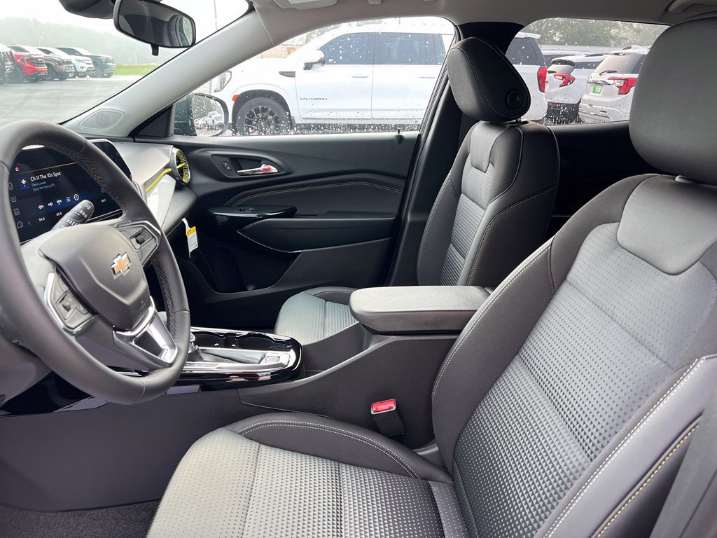 New 2026 Chevrolet Trax LT w/ Driver Confidence Package FWD image 9