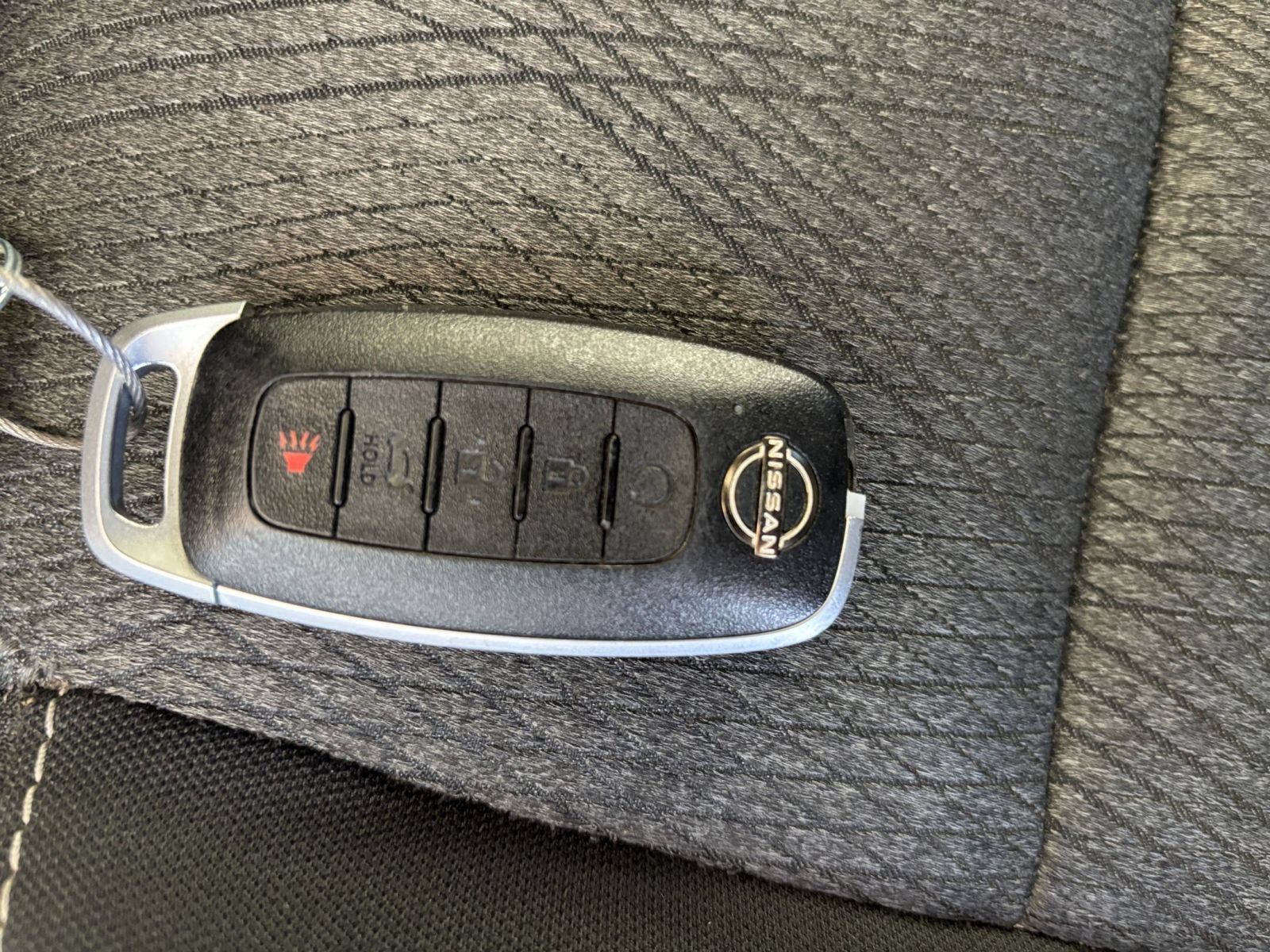 Used 2025 Nissan Rogue SV AWD/4WD image 26