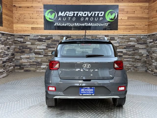 Used 2026 Hyundai Venue SEL FWD image 9