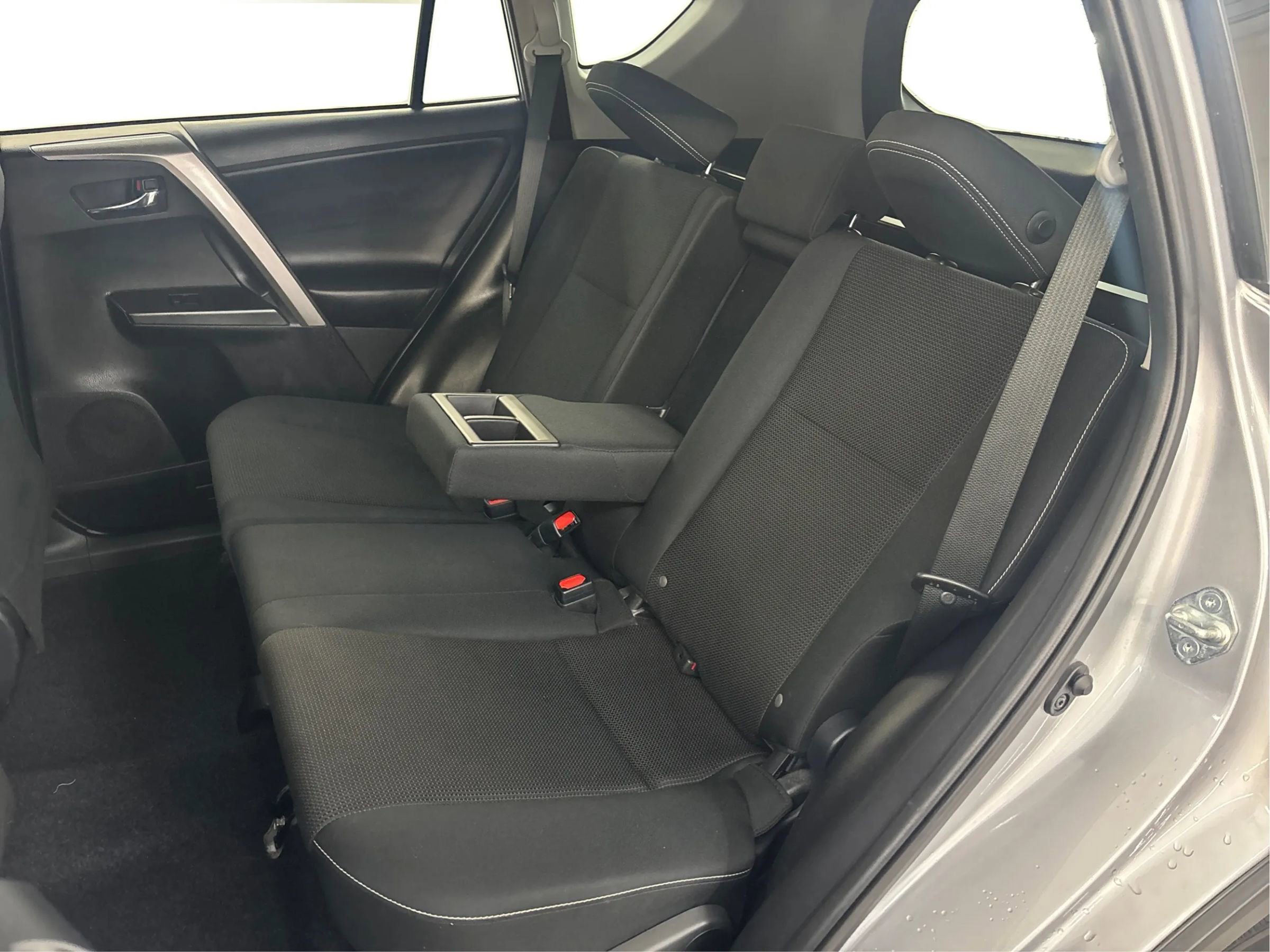 Used 2018 Toyota RAV4 XLE w/ Plus Extra Value Package AWD/4WD image 14