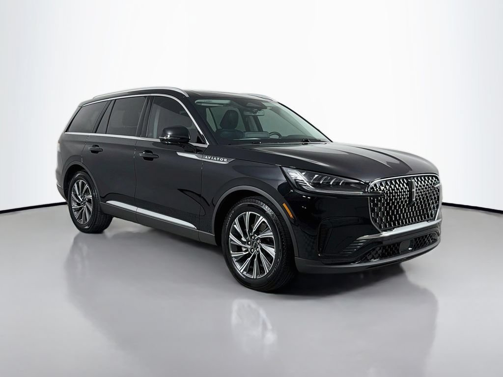 Used 2026 Lincoln Aviator 2WD image 3