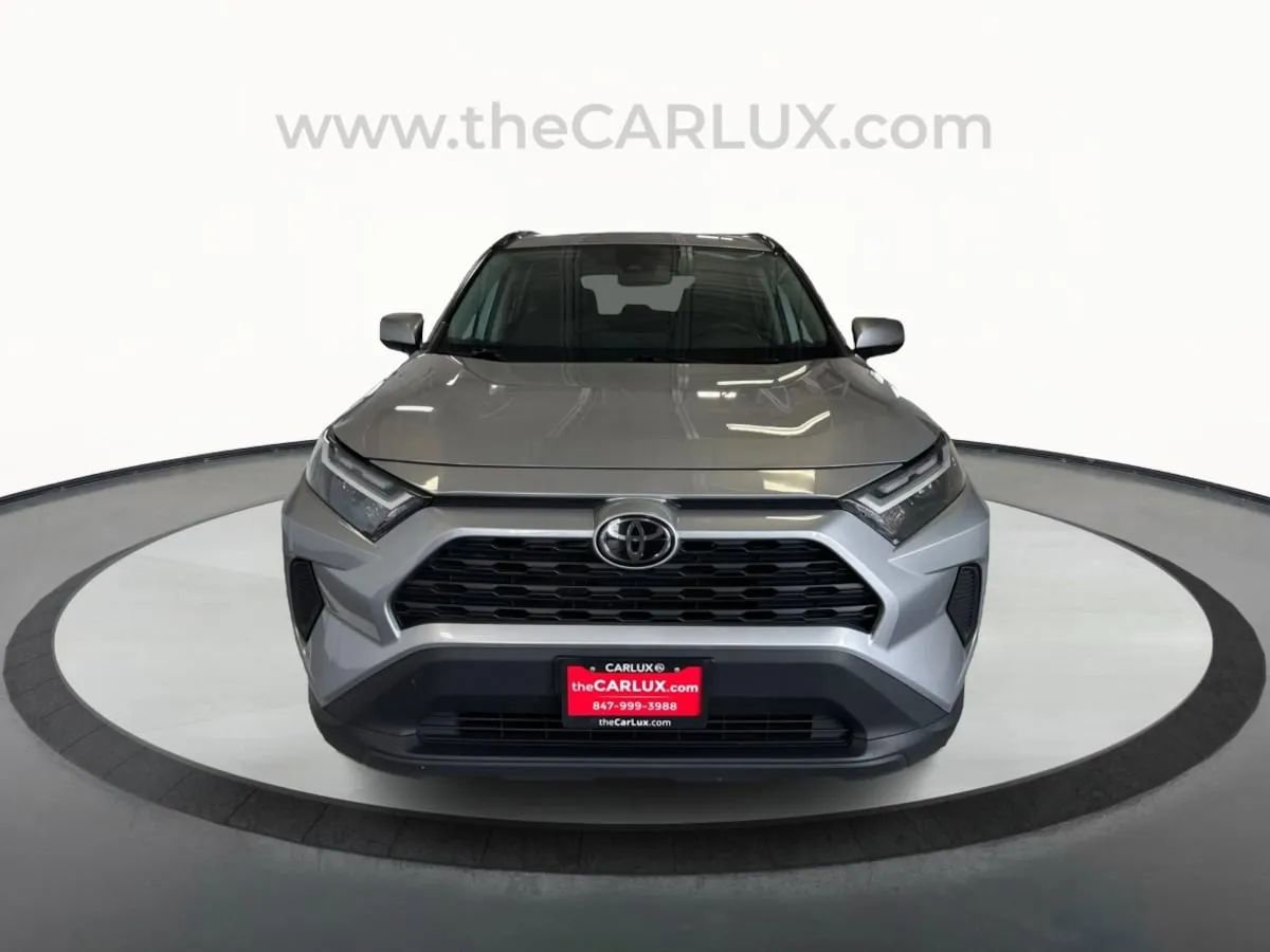 Used 2022 Toyota RAV4 XLE image 2