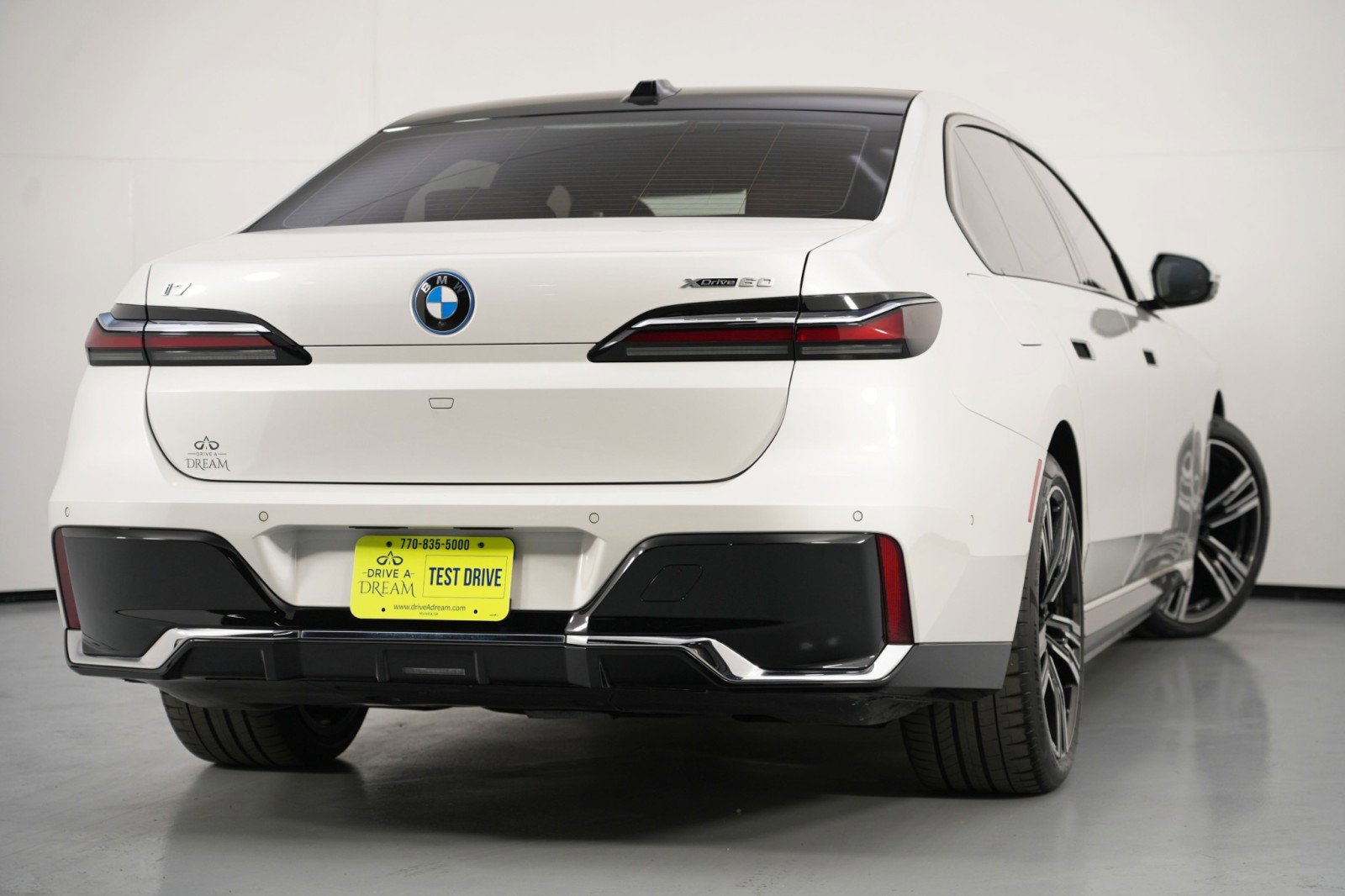 Used 2023 BMW i7 xDrive60 image 5