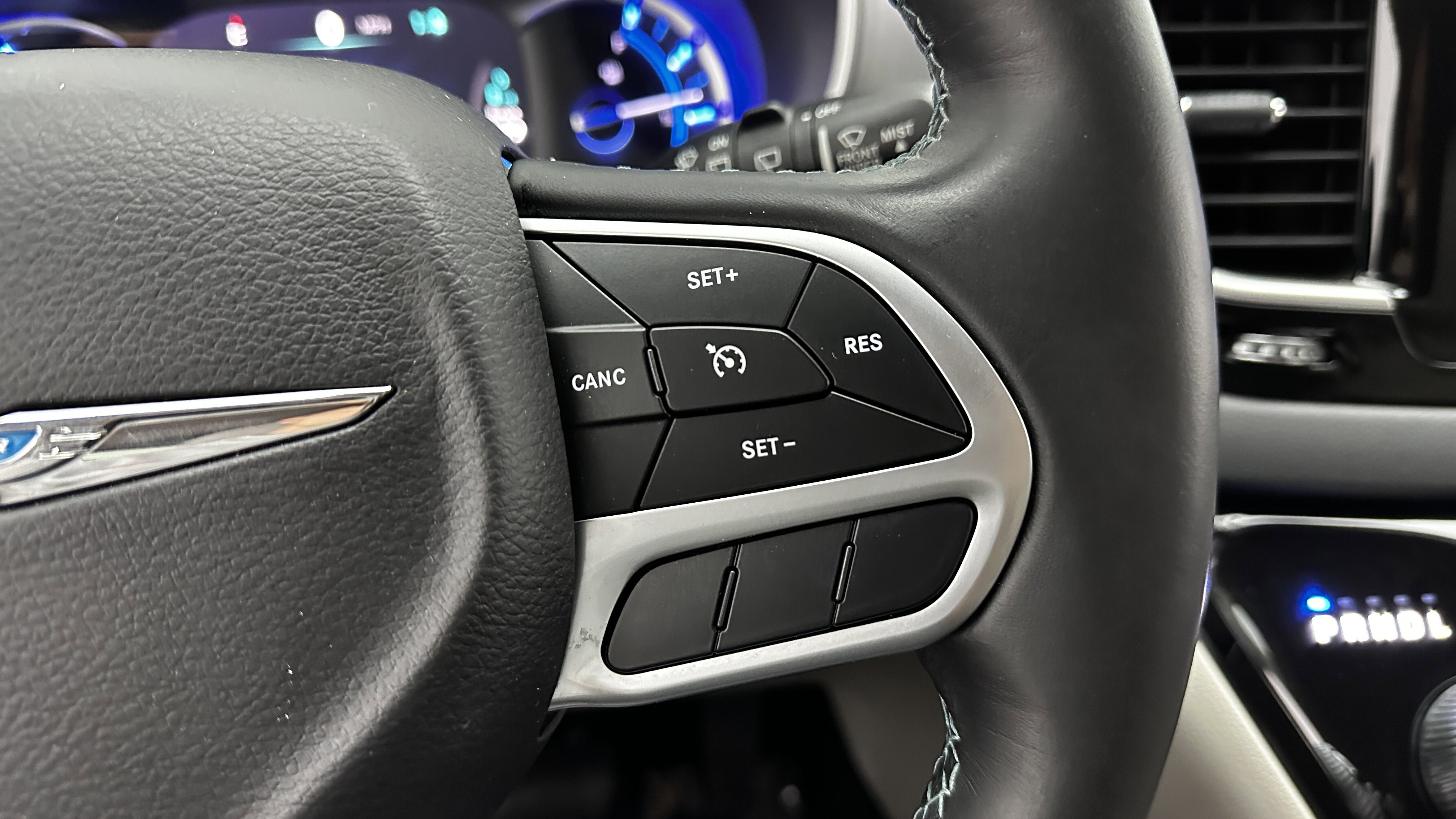 Used 2018 Chrysler Pacifica Touring-L image 19