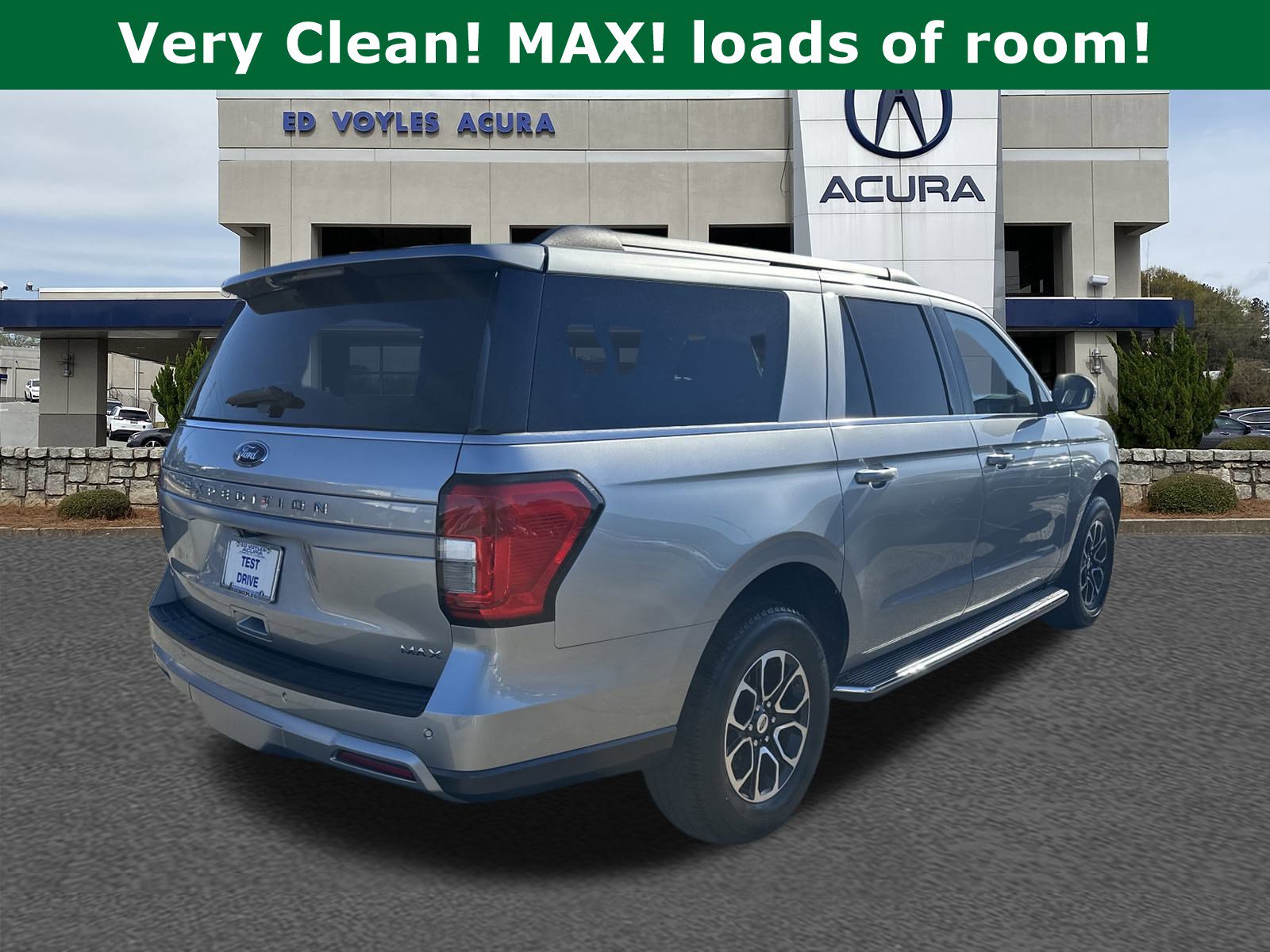 Used 2023 Ford Expedition Max XLT image 5